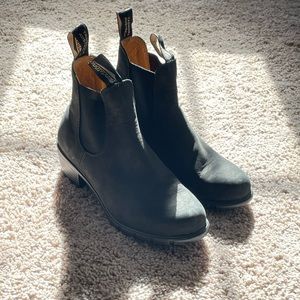 Blundstone Women’s Style 1960, Size 8.5 🇺🇸- practically brand new ✨